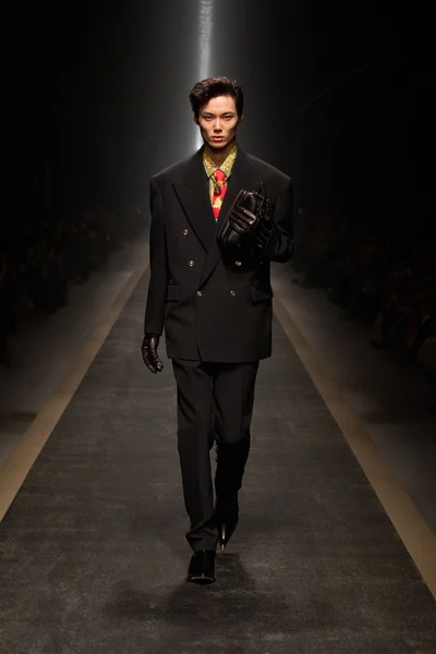 Look 11